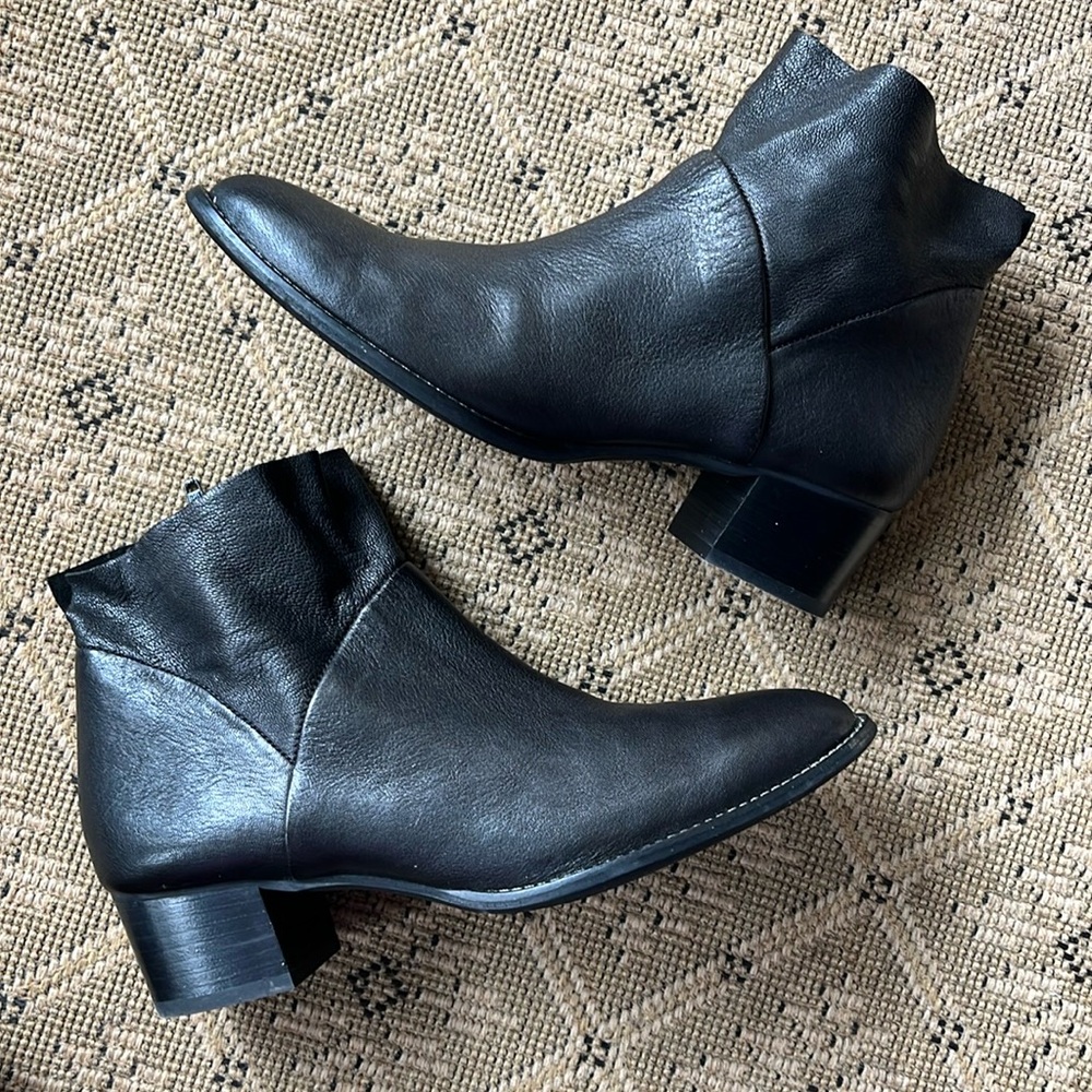 Paul Green Nelly bootie 7.5